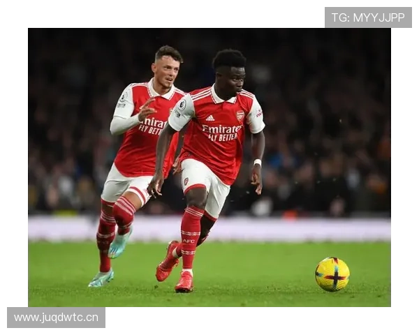 萨卡与福登：边路核心与中路组织者角色功能对比分析