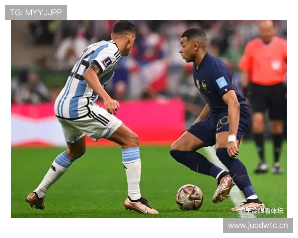 登贝莱居然穿拖鞋去训练？这日常反差我看懵了！